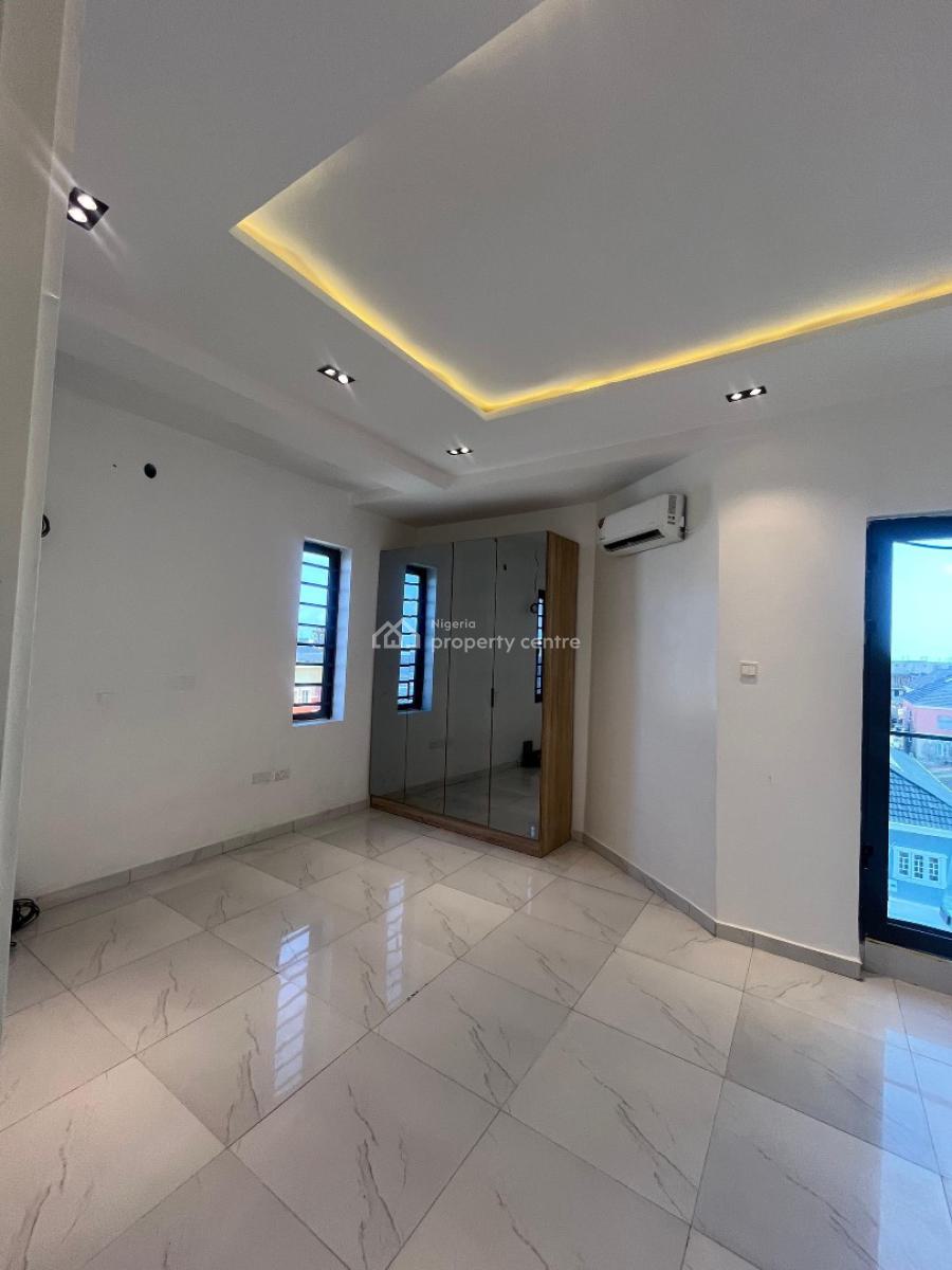 Neatly Built 2 Bedroom Terrace Apartment, Ikate Elegushi, Lekki, Lagos, Flat / Apartment for Sale