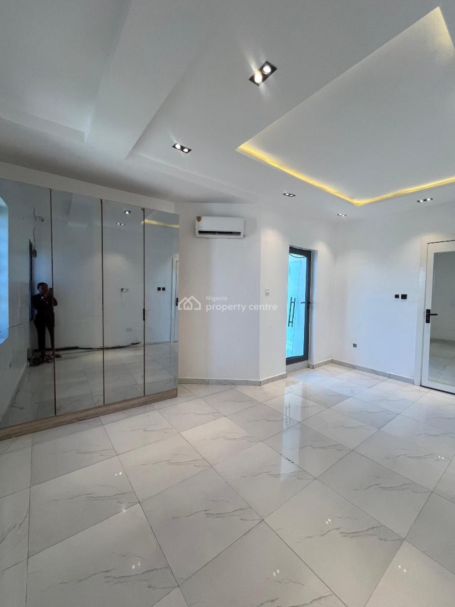 Neatly Built 2 Bedroom Terrace Apartment, Ikate Elegushi, Lekki, Lagos, Flat / Apartment for Sale