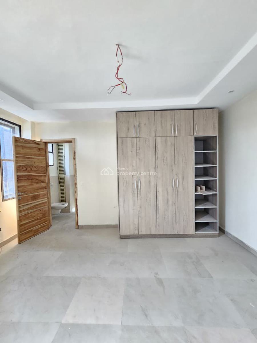 Outstanding Luxury Spacious 3 Bedroom Apartment with Bq, Lekki Phase 1, Lekki, Lagos, Flat / Apartment for Sale