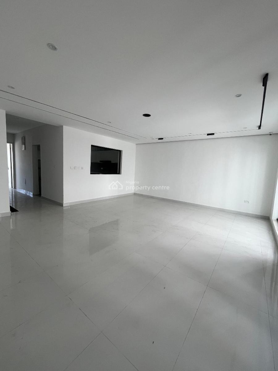 Neatly Built 4 Bedroom Terrace Apartment with Bq, Lekki Phase 1, Lekki, Lagos, Flat / Apartment for Sale