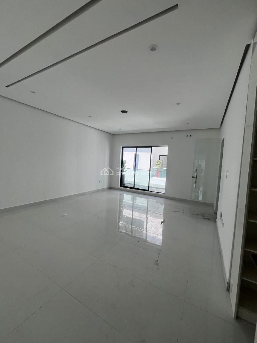 Neatly Built 4 Bedroom Terrace Apartment with Bq, Lekki Phase 1, Lekki, Lagos, Flat / Apartment for Sale