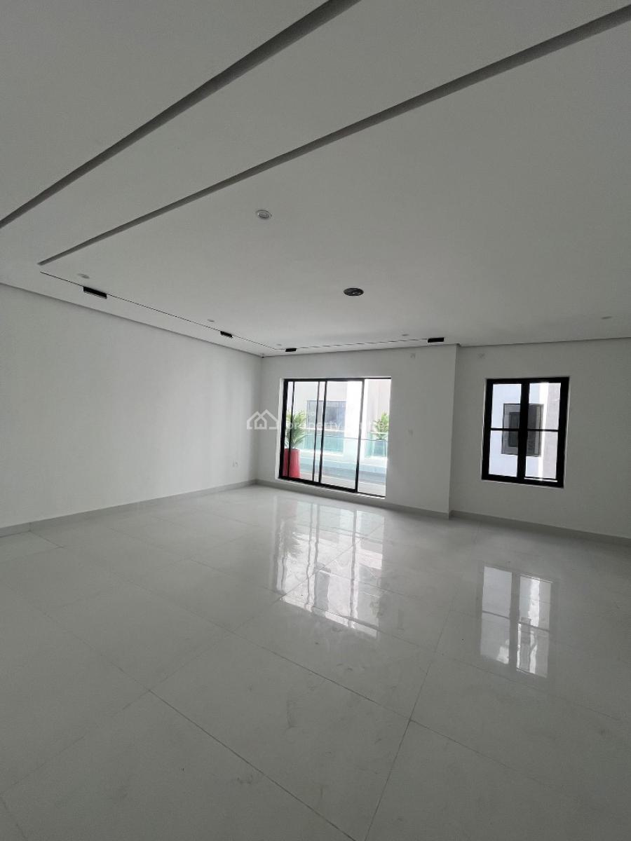 Neatly Built 4 Bedroom Terrace Apartment with Bq, Lekki Phase 1, Lekki, Lagos, Flat / Apartment for Sale