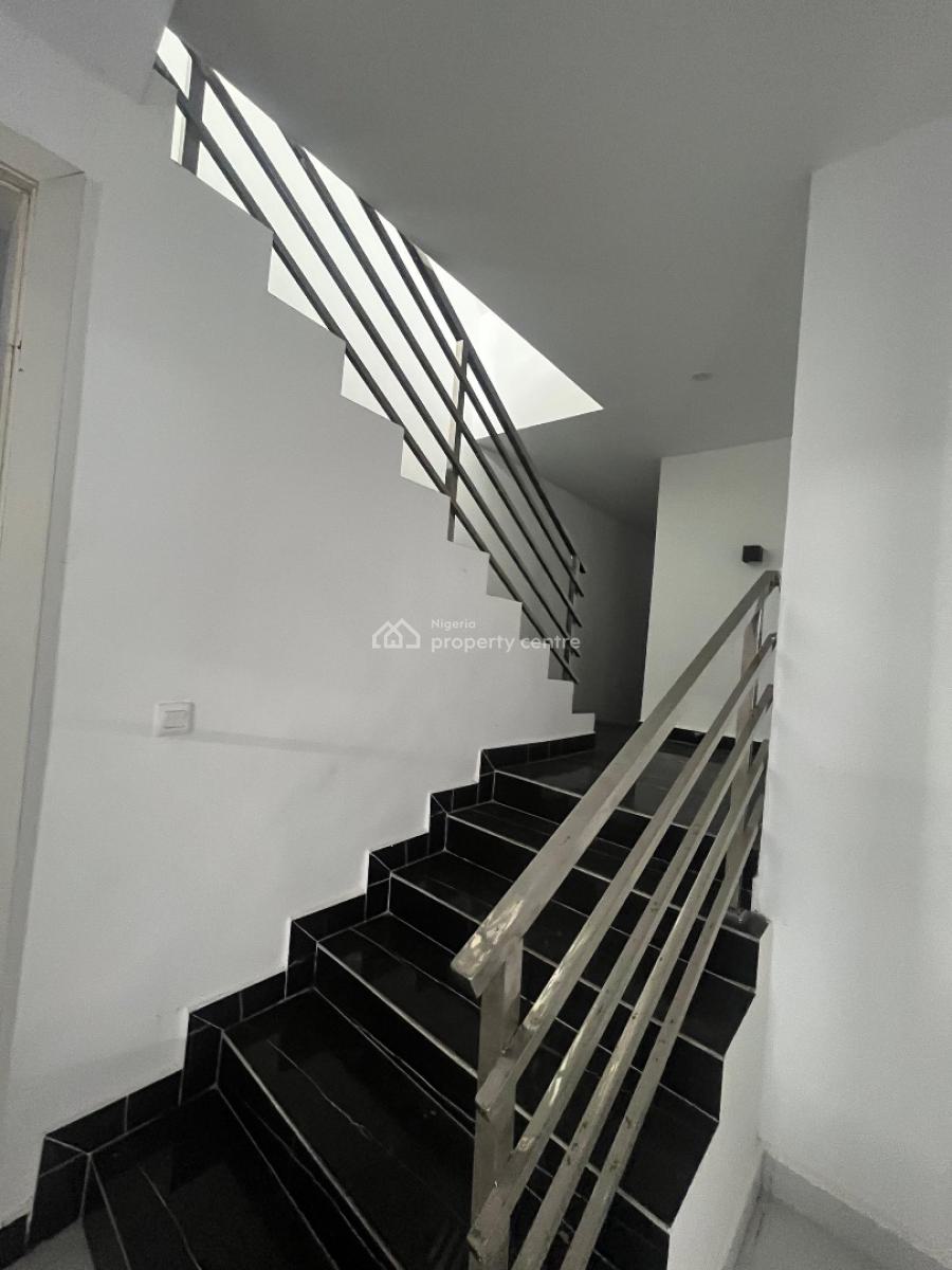 Neatly Built 4 Bedroom Terrace Apartment with Bq, Lekki Phase 1, Lekki, Lagos, Flat / Apartment for Sale
