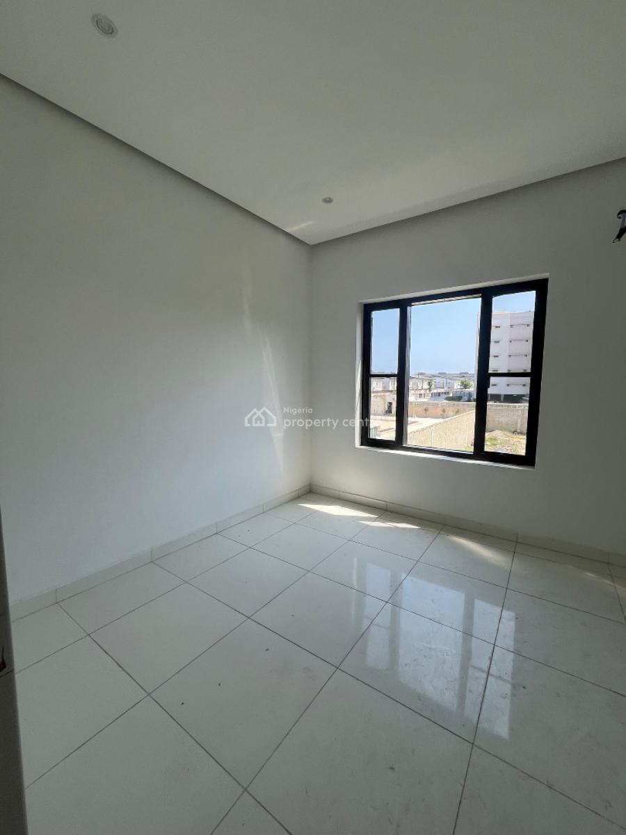 Neatly Built 4 Bedroom Terrace Apartment with Bq, Lekki Phase 1, Lekki, Lagos, Flat / Apartment for Sale