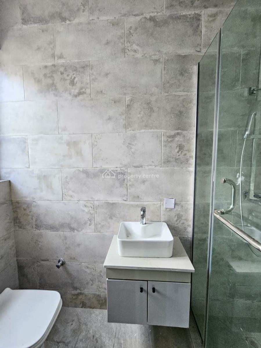 Outstanding Luxury Spacious 5 Bedroom Penthouse with Bq, Lekki Phase 1, Lekki, Lagos, Flat / Apartment for Sale