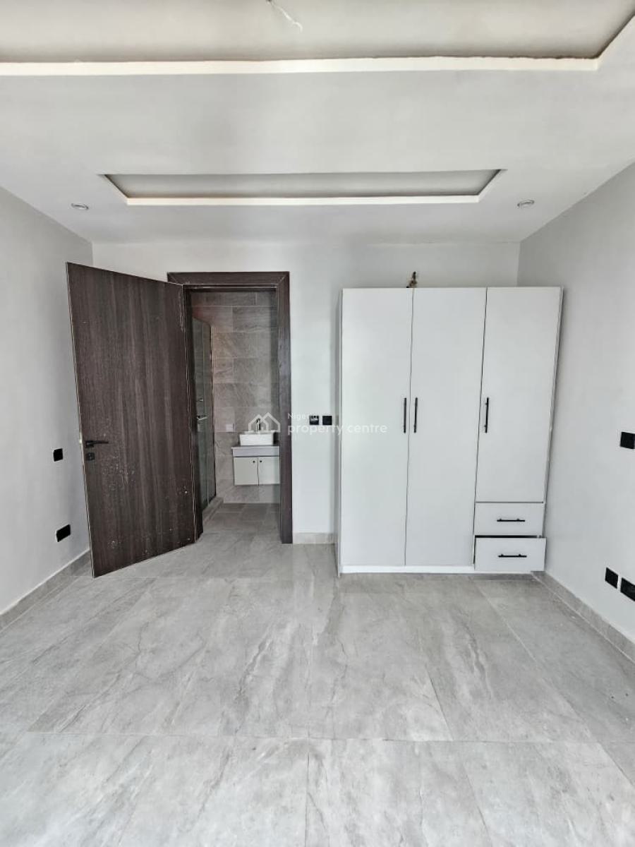 Outstanding Luxury Spacious 5 Bedroom Penthouse with Bq, Lekki Phase 1, Lekki, Lagos, Flat / Apartment for Sale