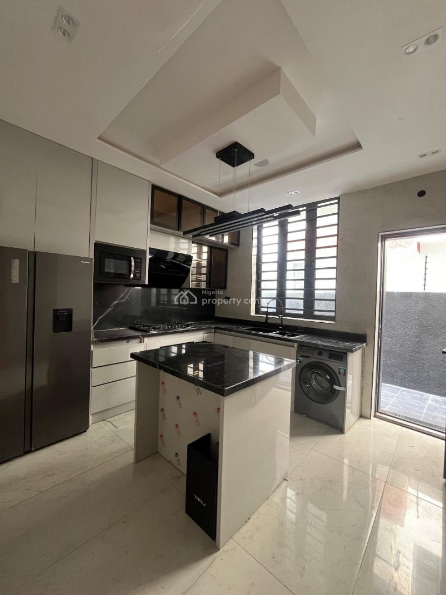 Neatly Built 5 Bedroom Fully Detached Duplex with Bq, Lekki Phase 1, Lekki, Lagos, Detached Duplex for Sale