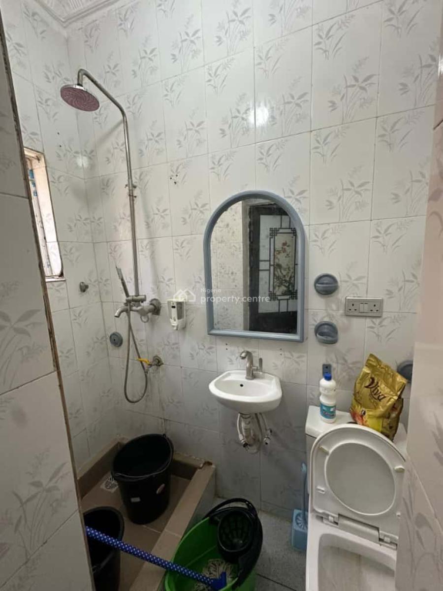 2 Bedrooms Apartment Available, Upstairs, Ologolo, Lekki, Lagos, Flat / Apartment for Rent