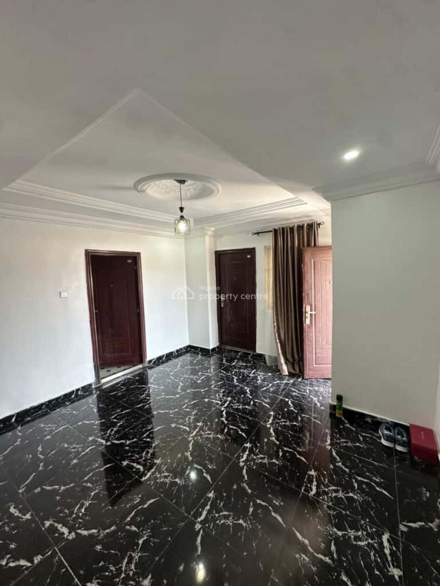 2 Bedrooms Apartment Available, Upstairs, Ologolo, Lekki, Lagos, Flat / Apartment for Rent