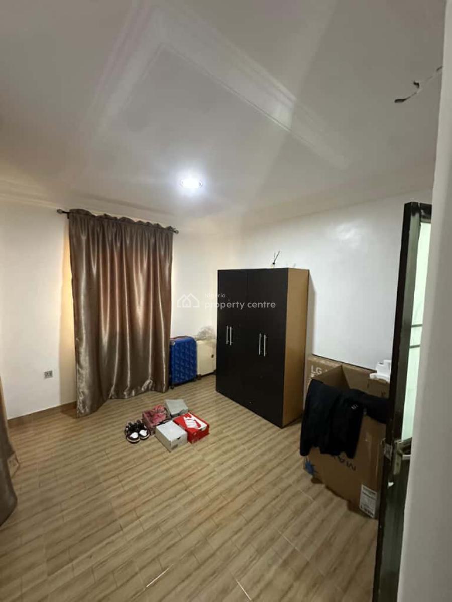 2 Bedrooms Apartment Available, Upstairs, Ologolo, Lekki, Lagos, Flat / Apartment for Rent