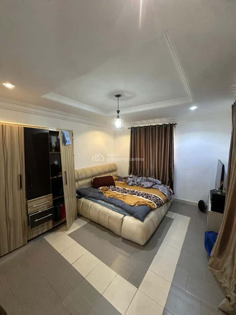 2 Bedrooms Apartment Available, Upstairs, Ologolo, Lekki, Lagos, Flat / Apartment for Rent