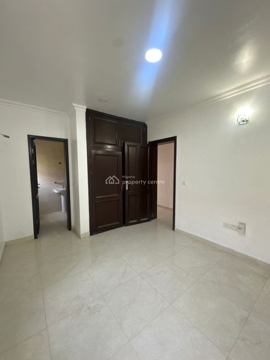 3 Units of Well Maintained 3 Bedroom Apartment in a Serviced Estate, Lekki Phase 1, Lekki, Lagos, Flat / Apartment for Rent