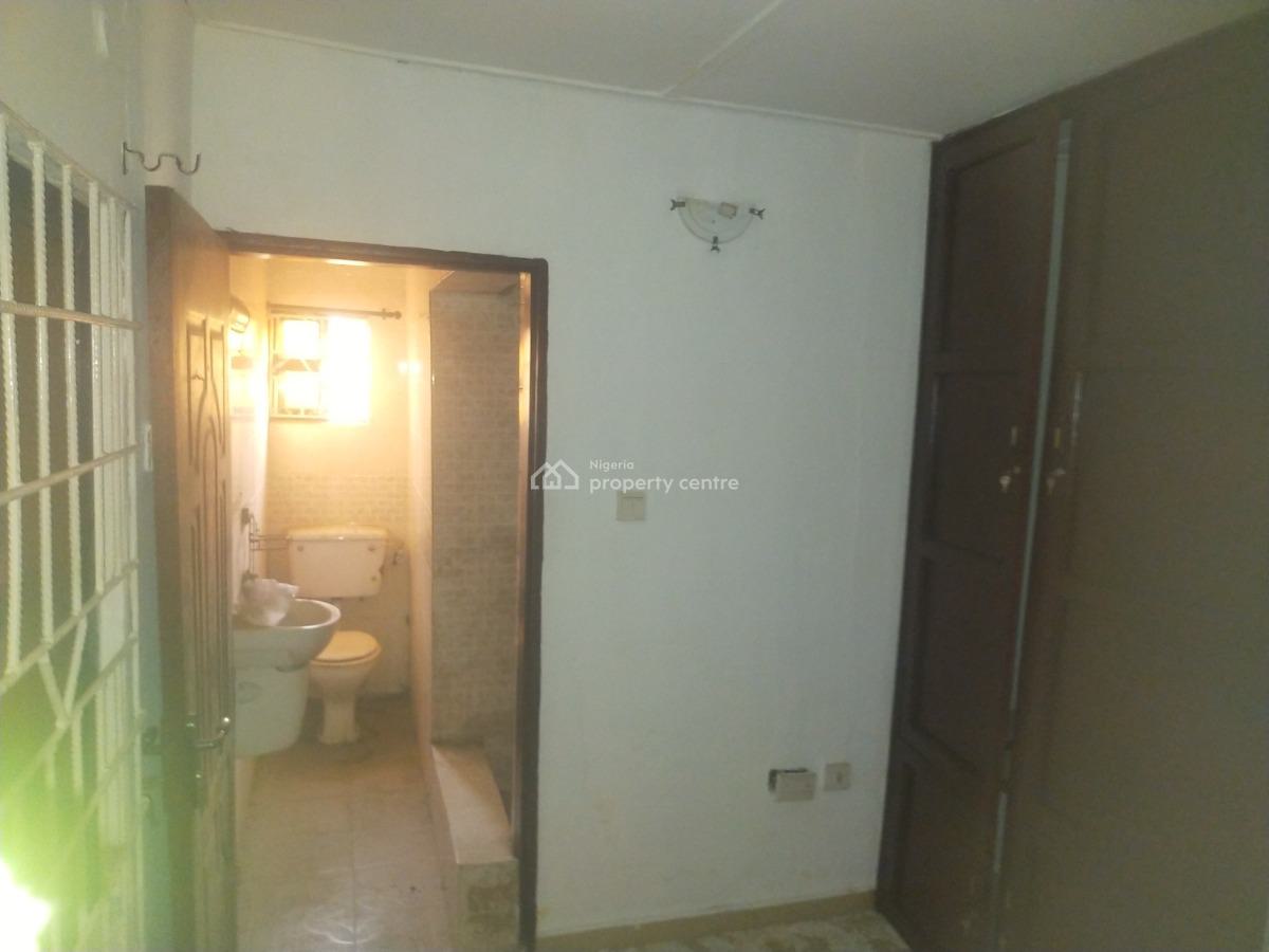 3 Bedrooms Bungalow, 16 Elemuren Grammar School, Oke-ota, Ikorodu, Lagos, Detached Bungalow for Rent