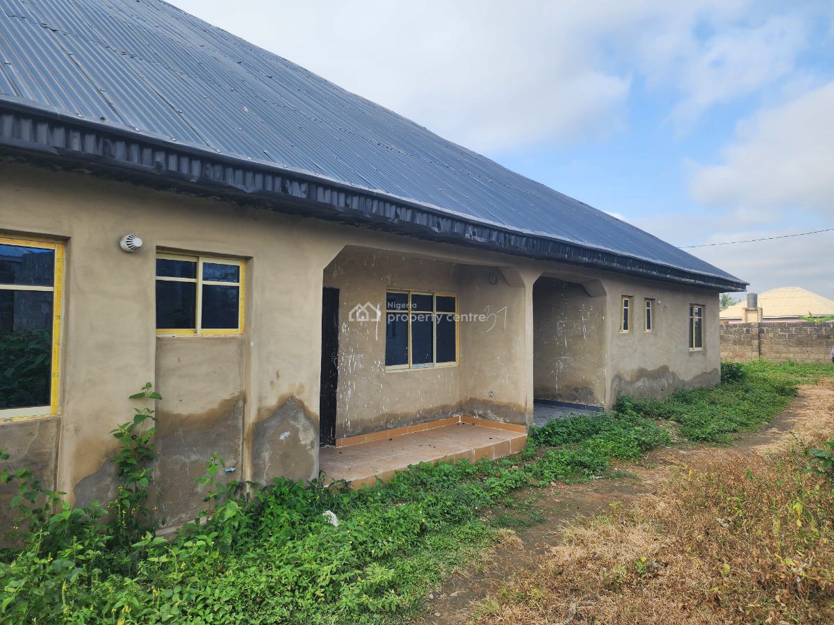 Three Bedroom Twin Flat with Reg/survey, Wakajaye, Iyana Church, Akobo, Ibadan, Oyo, Detached Bungalow for Sale
