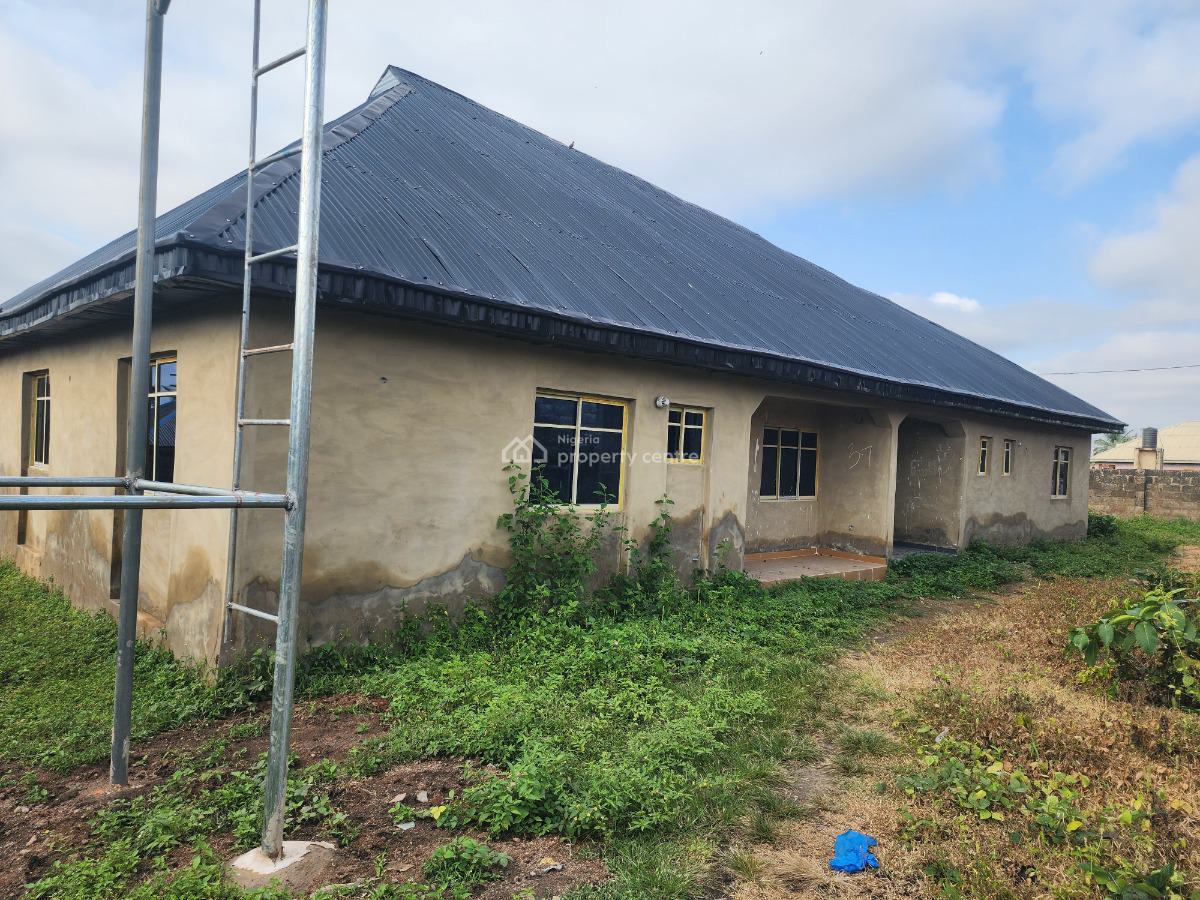 Three Bedroom Twin Flat with Reg/survey, Wakajaye, Iyana Church, Akobo, Ibadan, Oyo, Detached Bungalow for Sale
