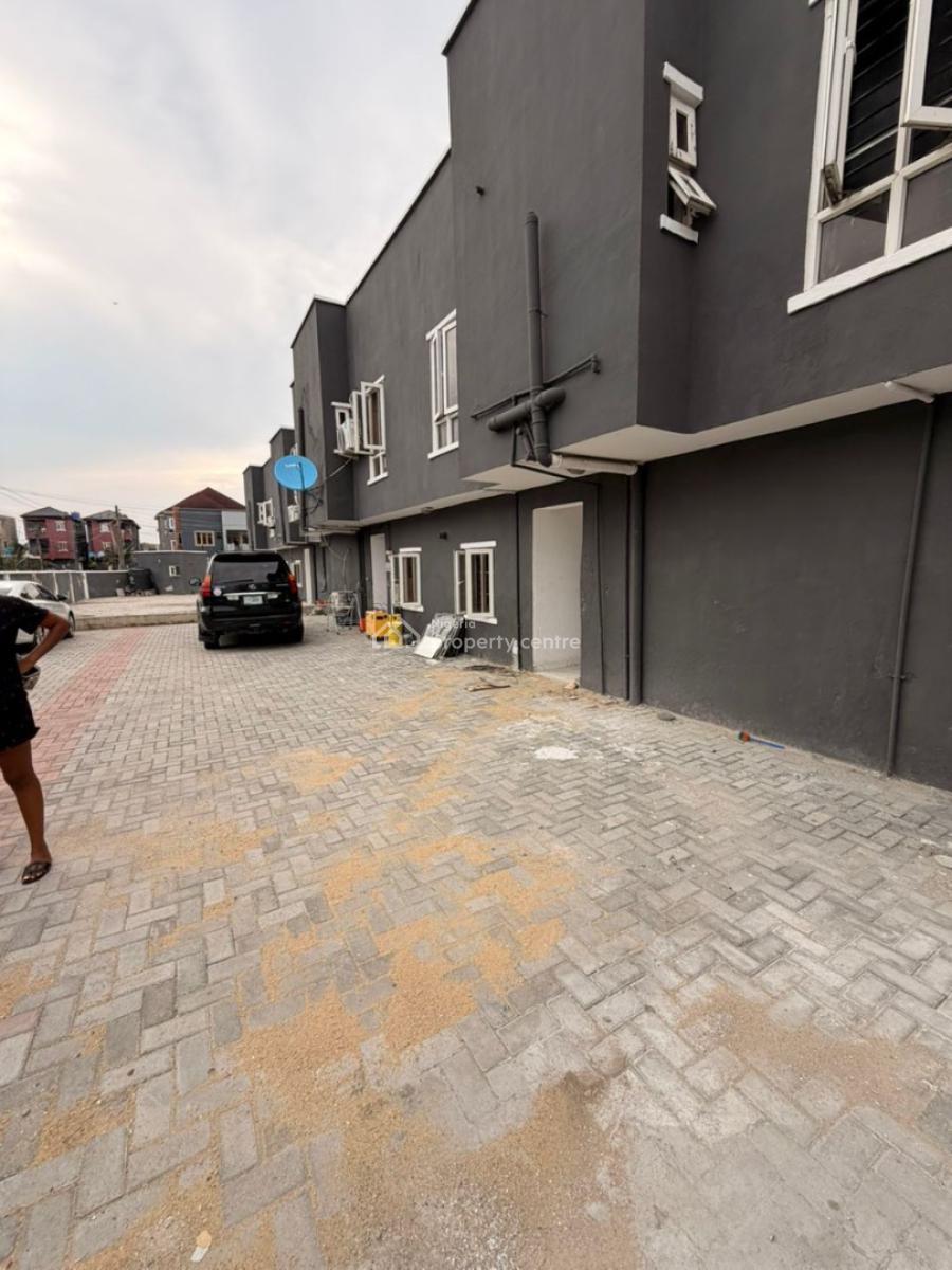 Well Built 4 Bedroom Terrace Duplex with Bq in a Gated Estate, Agungi, Lekki, Lagos, Terraced Duplex for Rent