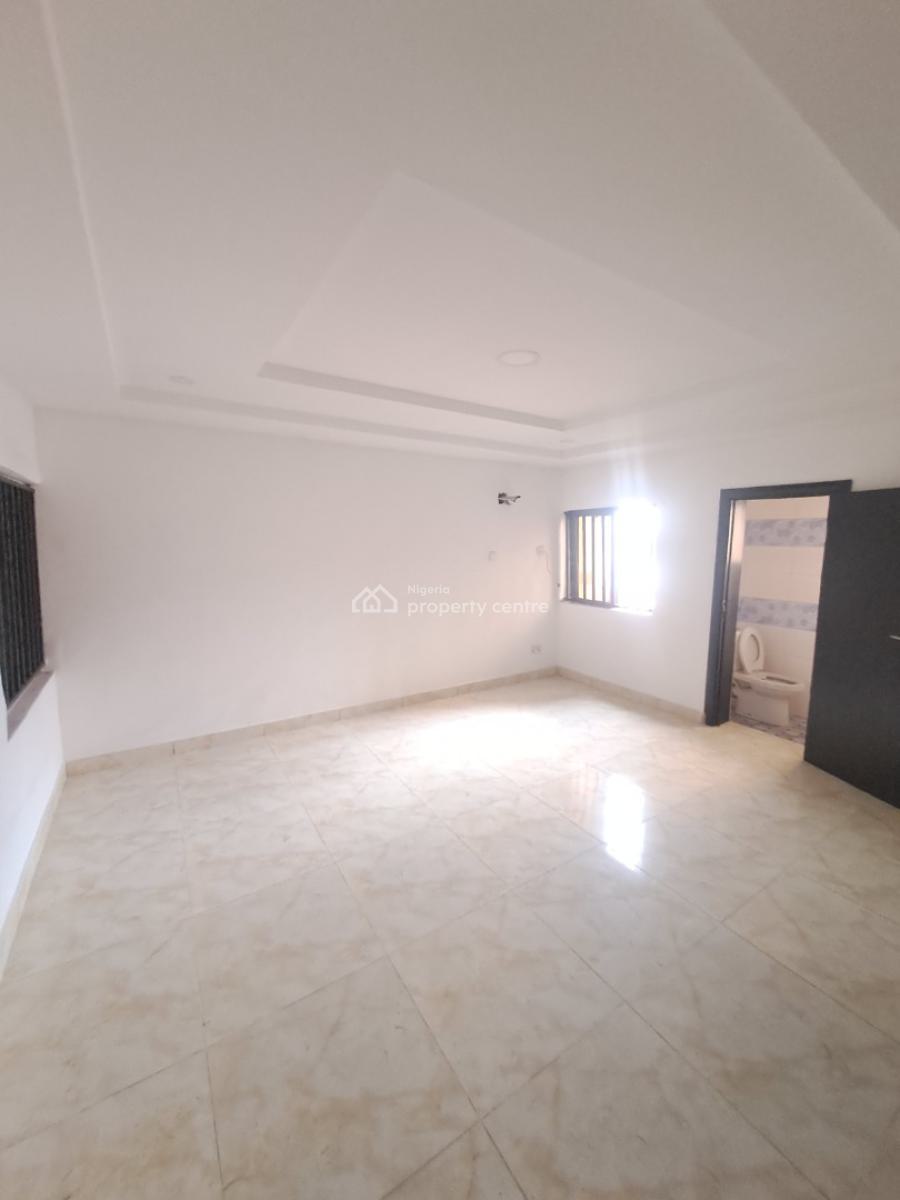 Renovated 3 Bedroom Apartment, Lekki Phase 1, Lekki, Lagos, Flat / Apartment for Rent
