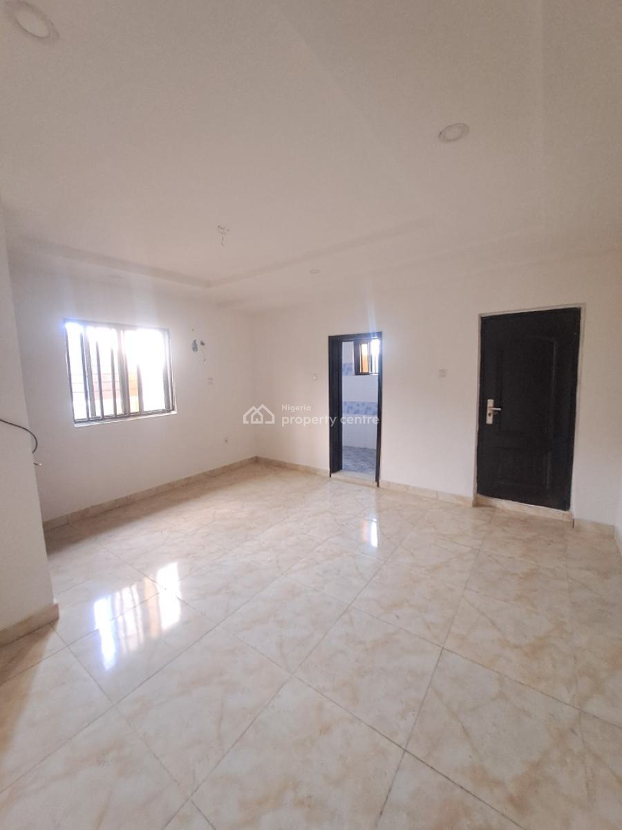 Renovated 3 Bedroom Apartment, Lekki Phase 1, Lekki, Lagos, Flat / Apartment for Rent