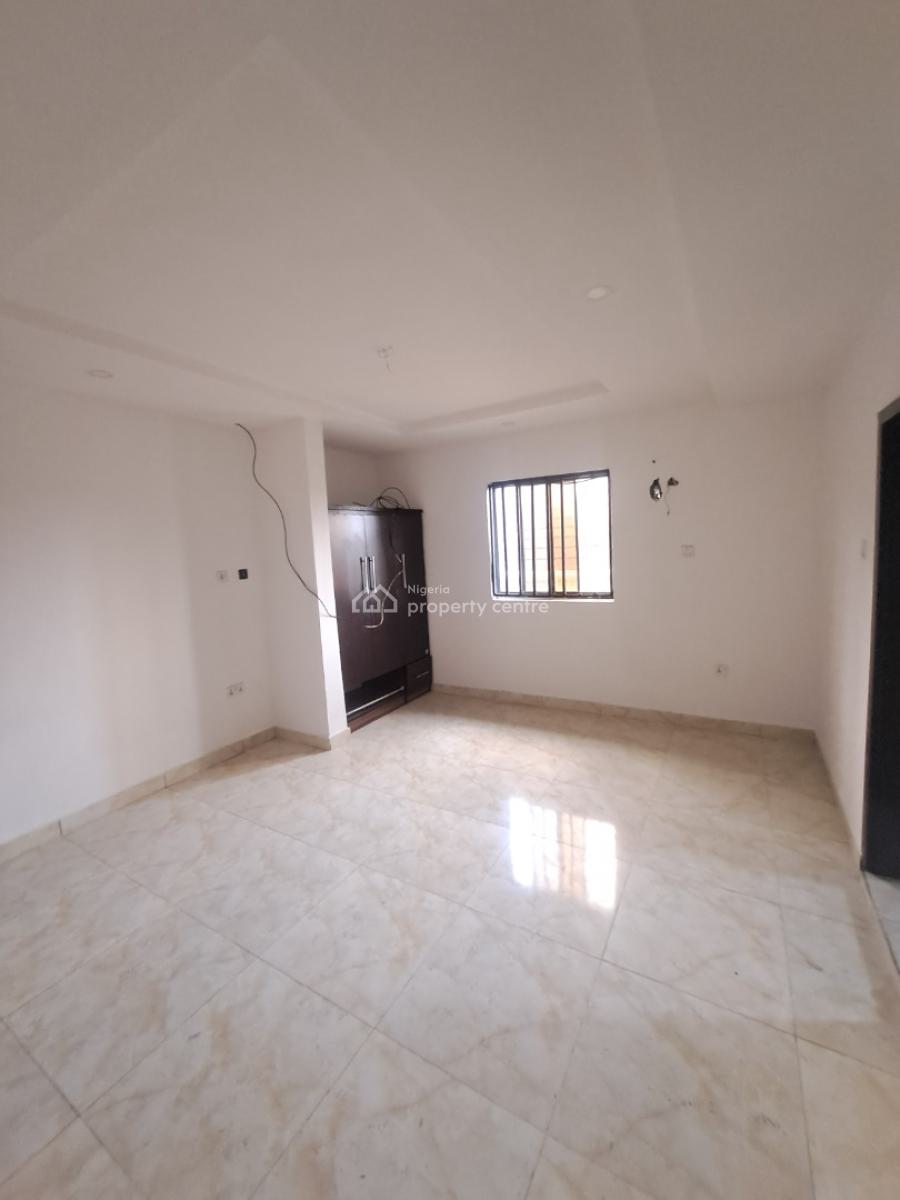 Renovated 3 Bedroom Apartment, Lekki Phase 1, Lekki, Lagos, Flat / Apartment for Rent