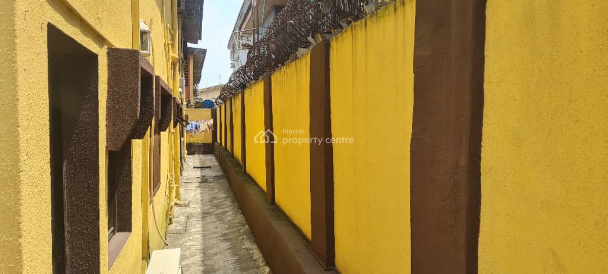 Block of 4 Flats of 3 and 2 Bedrooms Flats, Anthony, Maryland, Lagos, Block of Flats for Sale