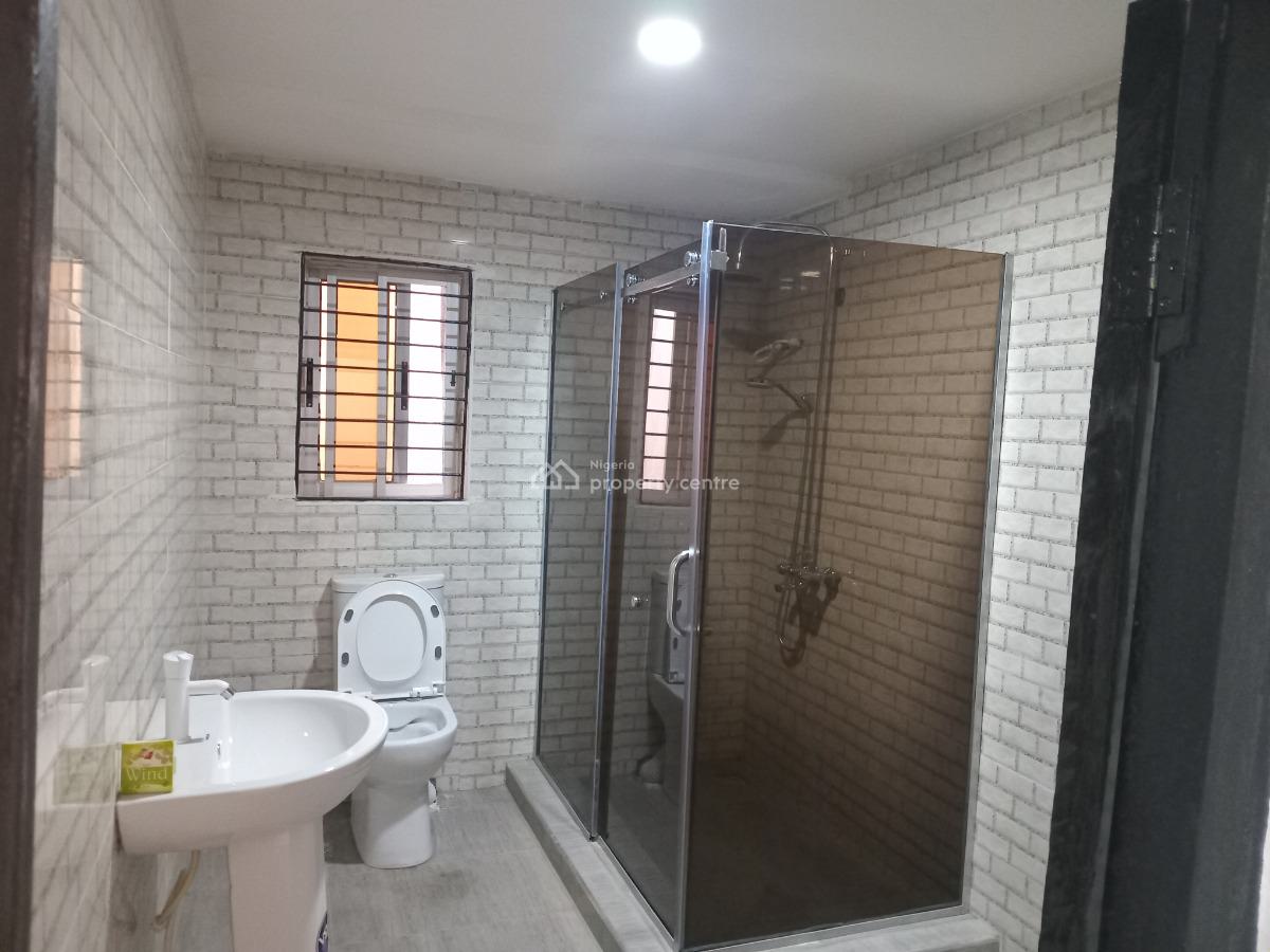 Los Angeles 2 Bedrooms Flat, Off Commercial Avenue, Sabo, Yaba, Lagos, Flat / Apartment for Rent