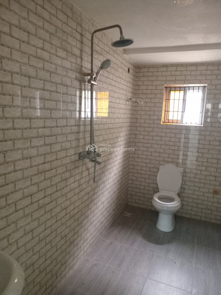 Los Angeles 2 Bedrooms Flat, Off Commercial Avenue, Sabo, Yaba, Lagos, Flat / Apartment for Rent