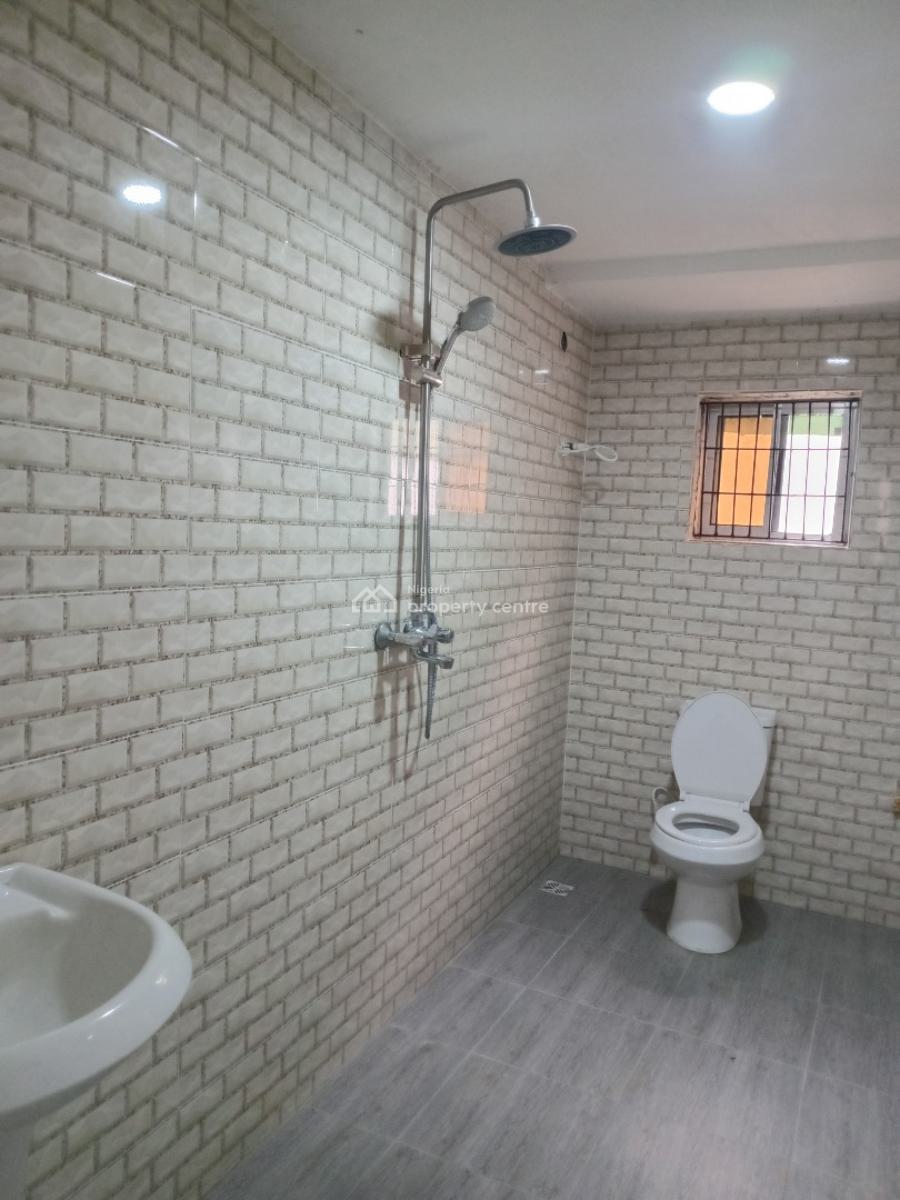 Los Angeles 2 Bedrooms Flat, Off Commercial Avenue, Sabo, Yaba, Lagos, Flat / Apartment for Rent
