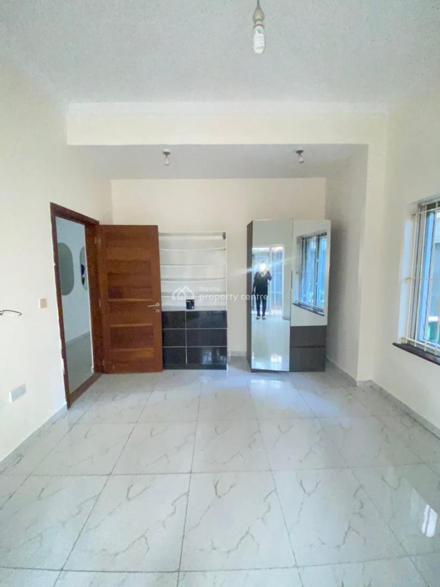 Fully Serviced 2 Bedroom Apartment with Private Yard, Victoria Island (vi), Lagos, Flat / Apartment for Rent