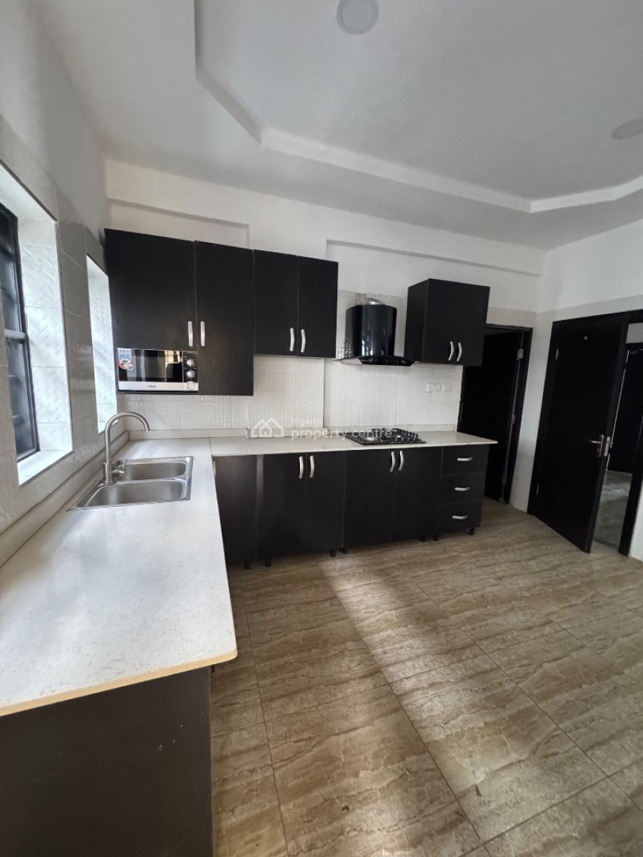 Newly Built 3 Bedroom Flat with Bq, Lekki Phase 1, Lekki, Lagos, Block of Flats for Sale