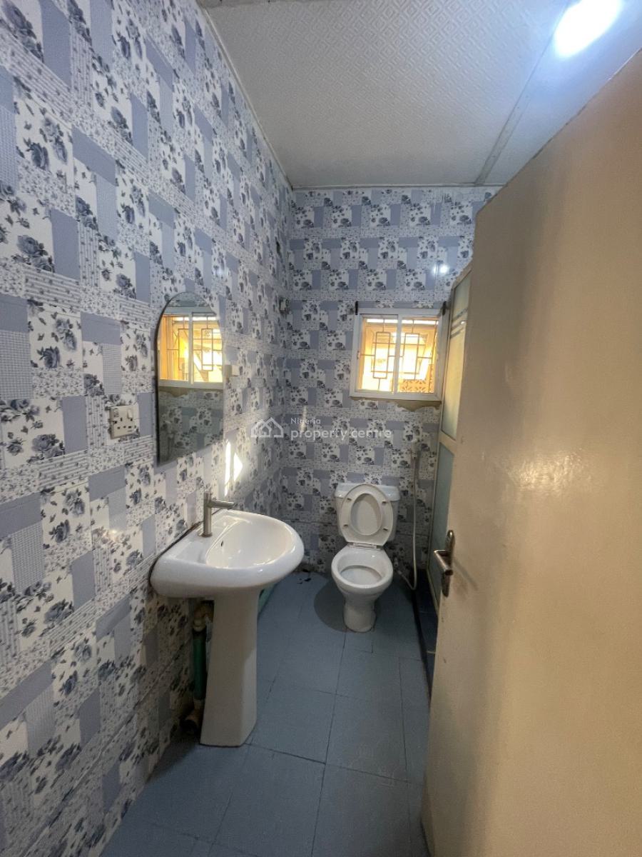 Clean Neatly Used 3 Bedroom Flat, Gbagada Phase 1, Gbagada, Lagos, Flat / Apartment for Rent