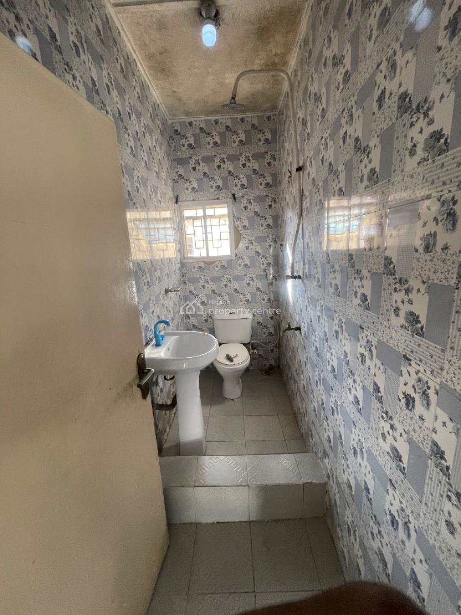 Clean Neatly Used 3 Bedroom Flat, Gbagada Phase 1, Gbagada, Lagos, Flat / Apartment for Rent