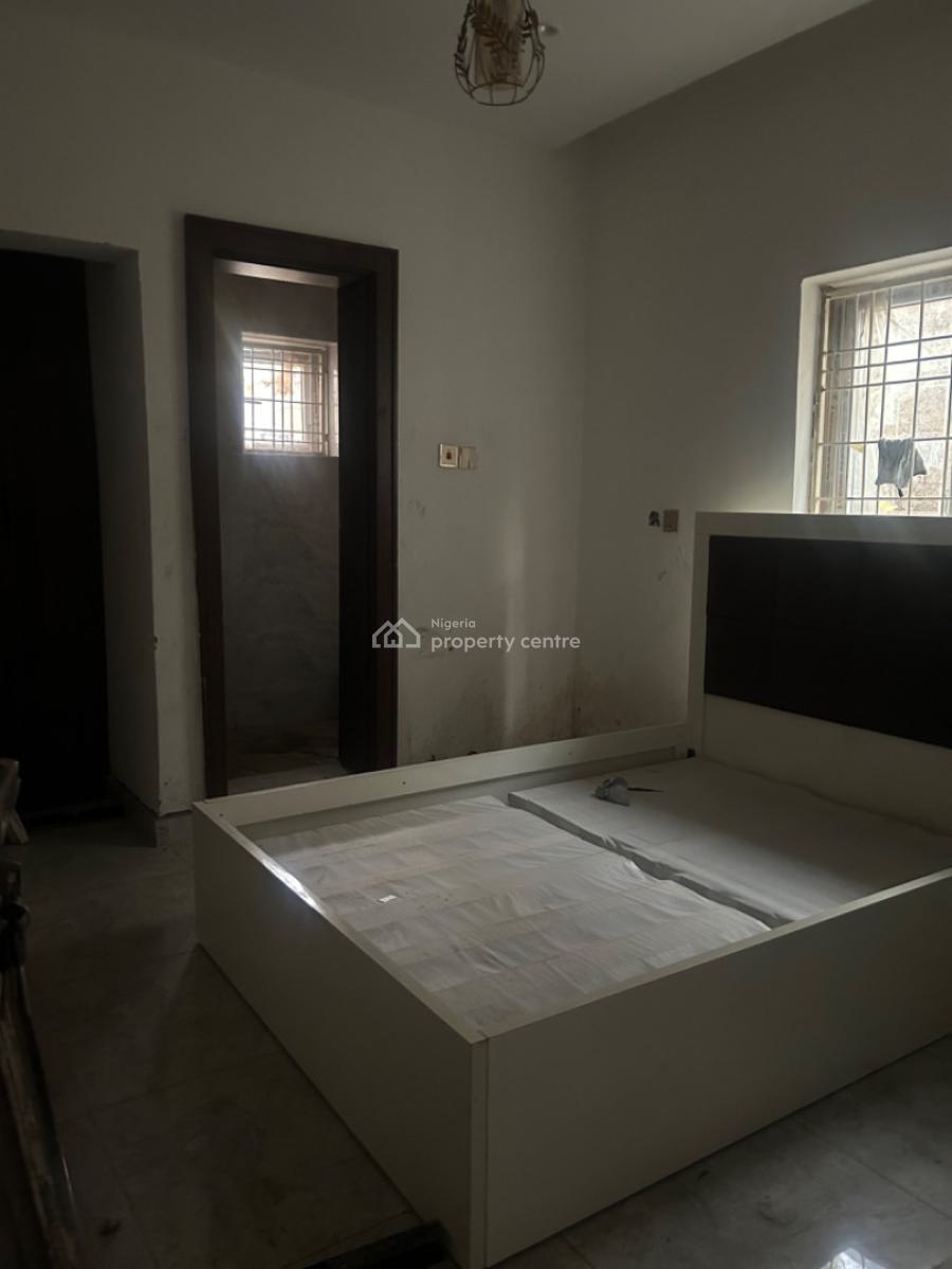 3 Bedroom with Bq(ask for a Video), Wuye, Abuja, Flat / Apartment for Sale