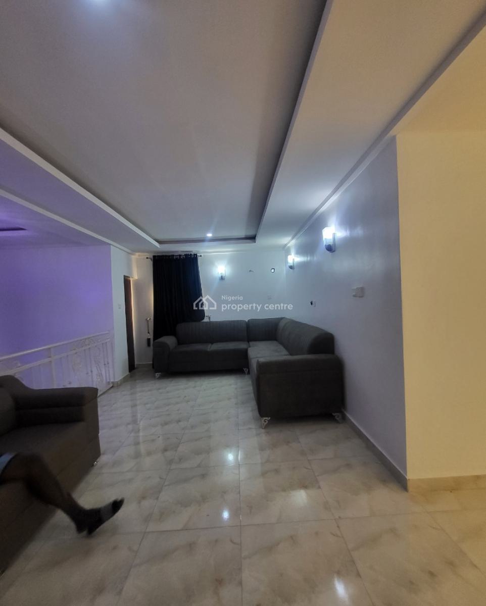 Luxurious Massive 4 Bedrooms Semi-detached Duplex with 2 Rooms Bq, By Ait Junction, Asokoro District, Abuja, Semi-detached Duplex for Rent