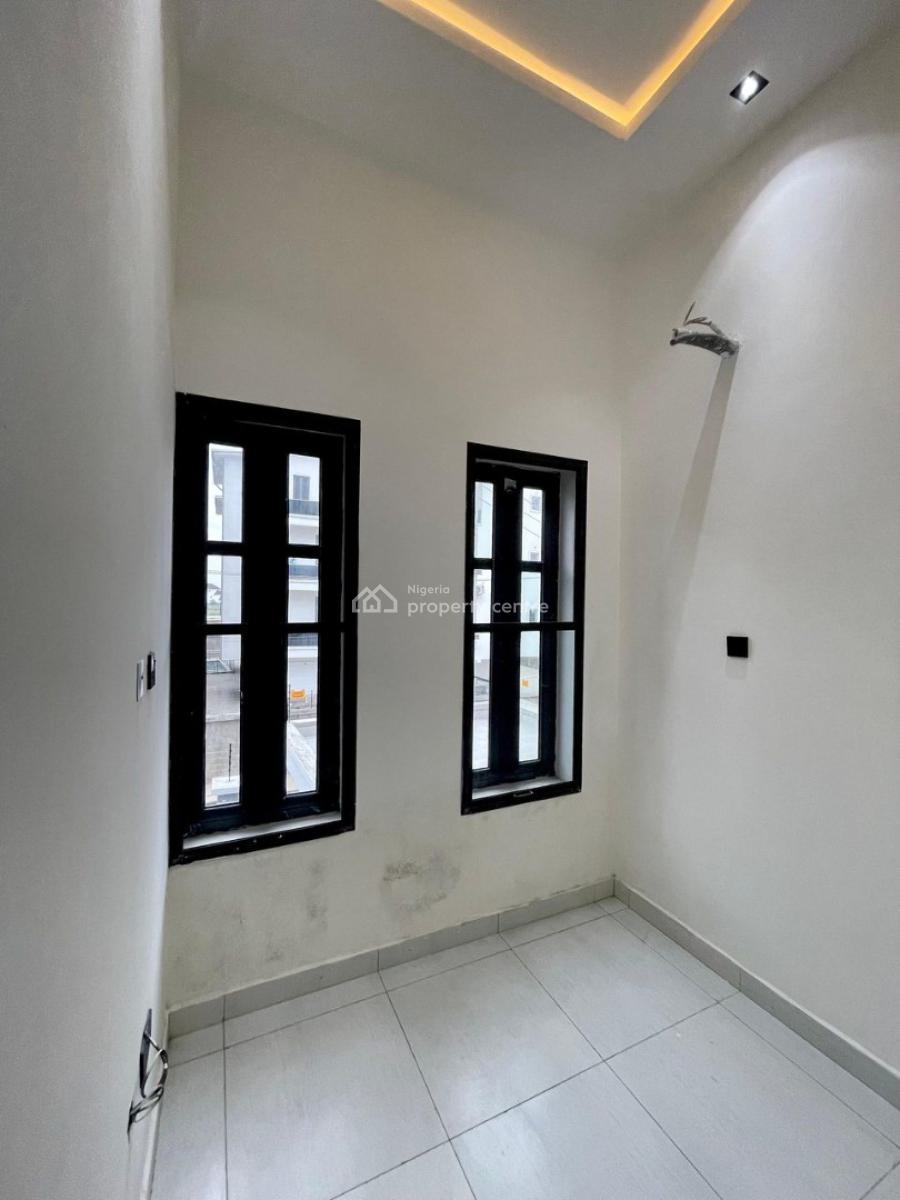 New 2 Bedroom All Ensuite with Bq, Gym, Elevator, Freedom Way, Lekki Phase 1, Lekki, Lagos, Flat / Apartment for Rent