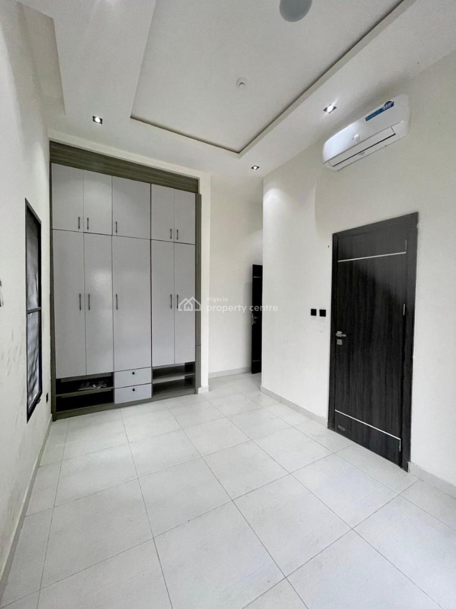 New 2 Bedroom All Ensuite with Bq, Gym, Elevator, Freedom Way, Lekki Phase 1, Lekki, Lagos, Flat / Apartment for Rent