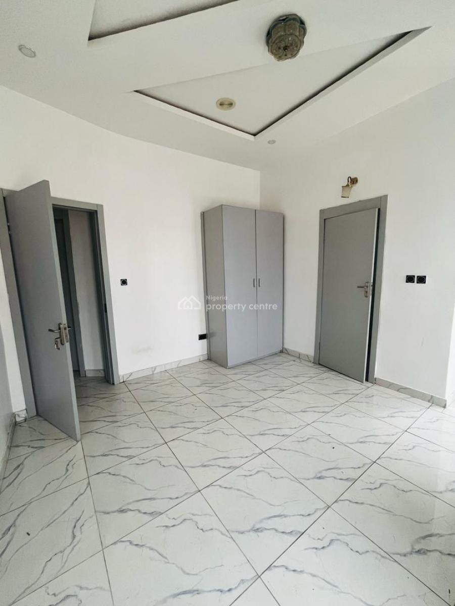Room in a Shared Apartment, Orchid Road, Lekki Phase 2, Lekki, Lagos, Flat / Apartment for Rent