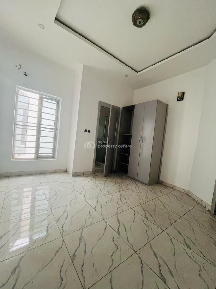 Room in a Shared Apartment, Orchid Road, Lekki Phase 2, Lekki, Lagos, Flat / Apartment for Rent