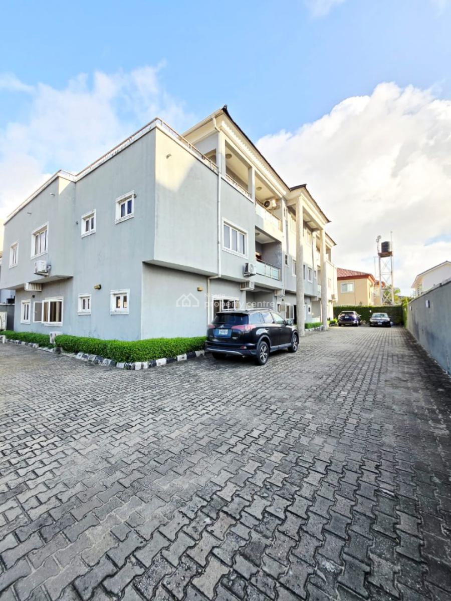 Spacious 2 Bedroom Apartment, Lekki Phase 1, Lekki, Lagos, Flat / Apartment for Rent