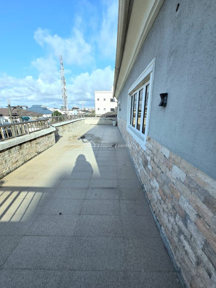 Spacious 2 Bedroom Apartment, Lekki Phase 1, Lekki, Lagos, Flat / Apartment for Rent