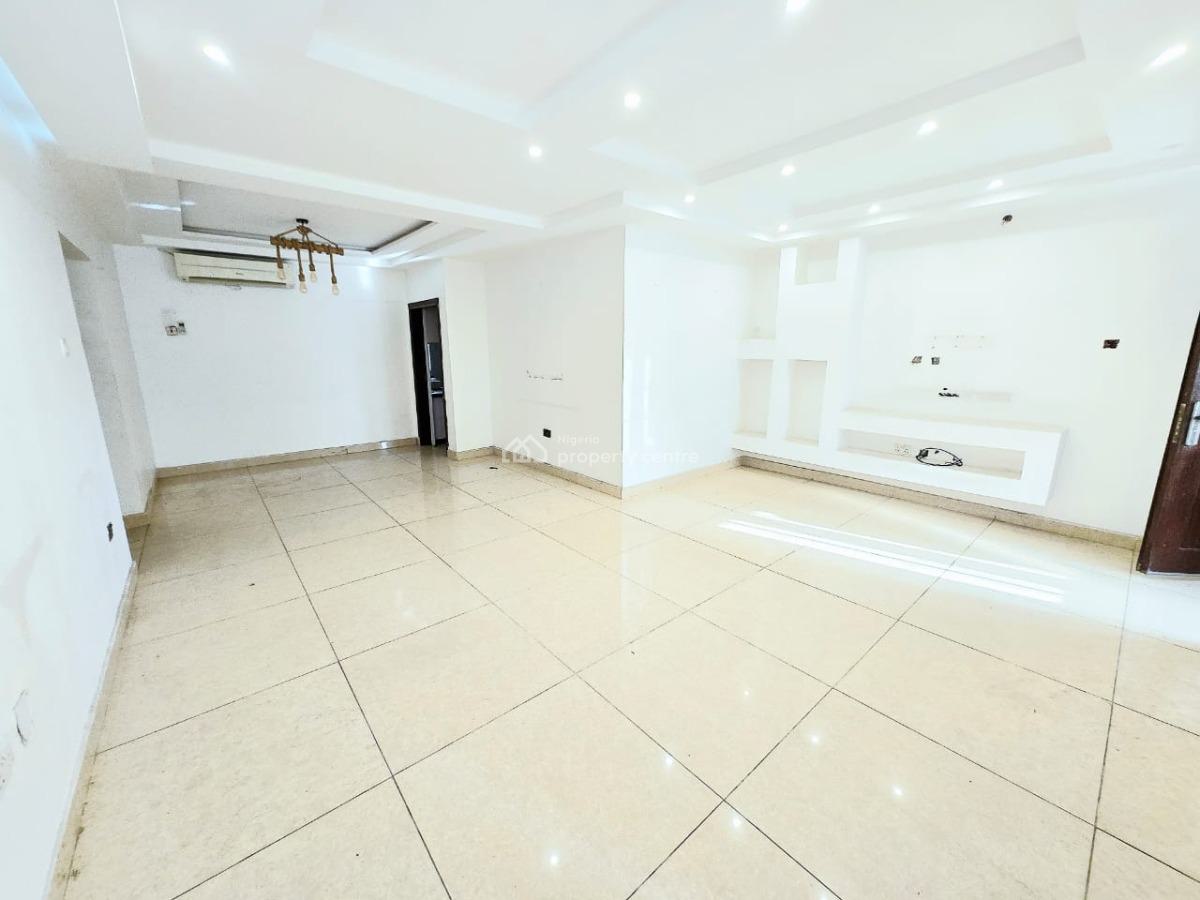 Spacious 2 Bedroom Apartment, Lekki Phase 1, Lekki, Lagos, Flat / Apartment for Rent