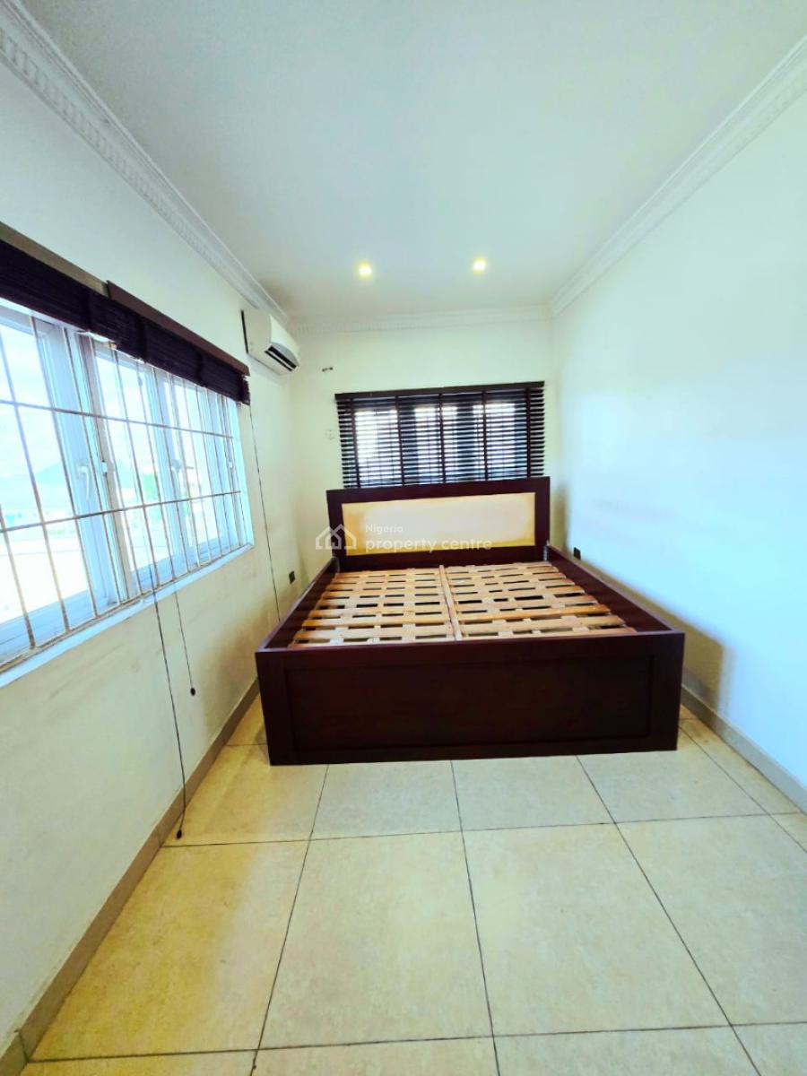 Spacious 2 Bedroom Apartment, Lekki Phase 1, Lekki, Lagos, Flat / Apartment for Rent