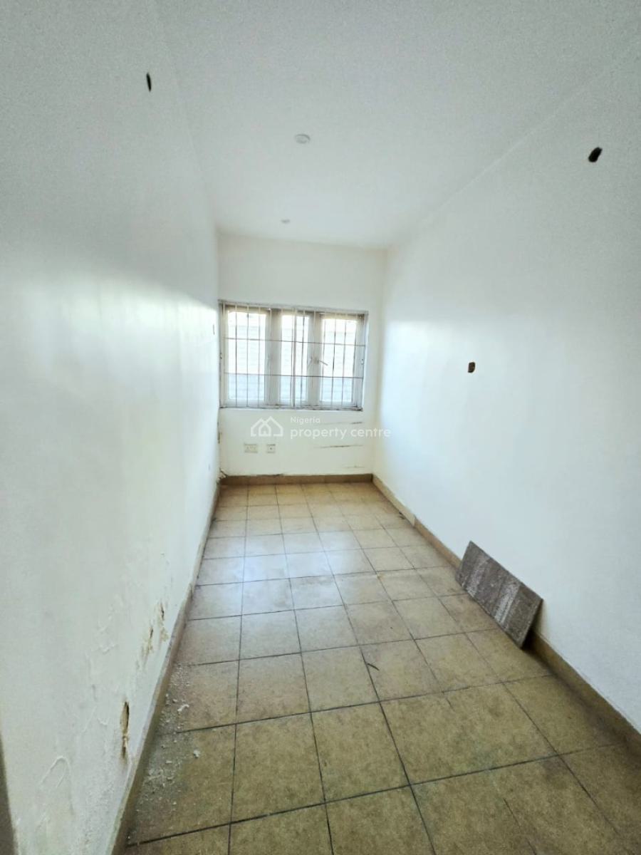 Spacious 2 Bedroom Apartment, Lekki Phase 1, Lekki, Lagos, Flat / Apartment for Rent
