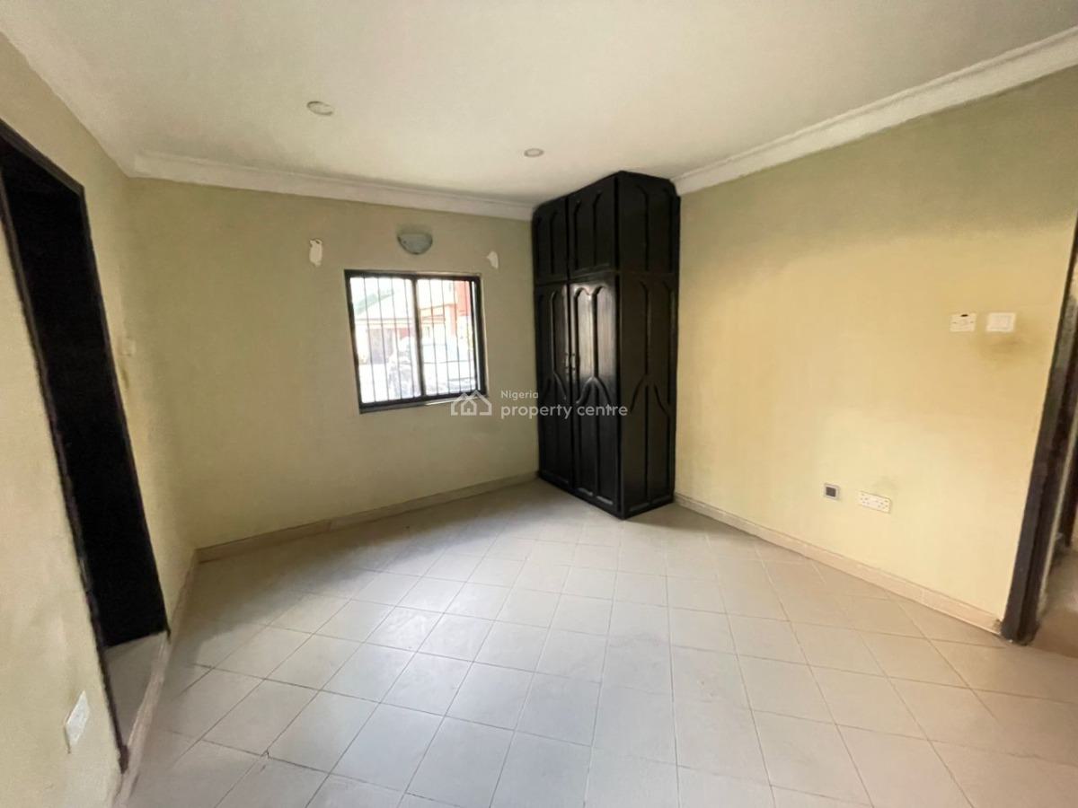 Spacious 2-bedroom Apartment, Lekki Phase 1, Lekki, Lagos, Flat / Apartment for Rent