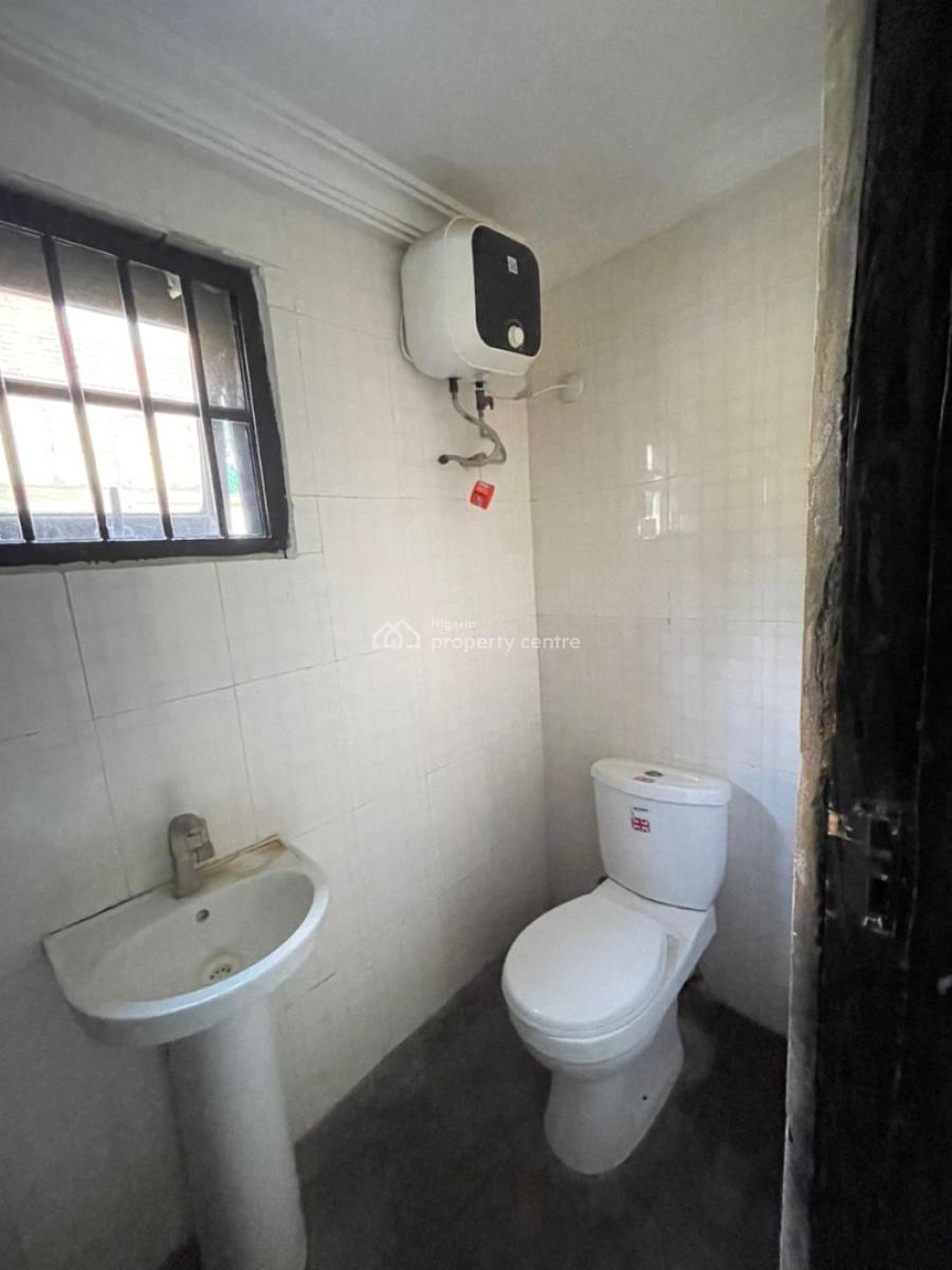 Spacious 2-bedroom Apartment, Lekki Phase 1, Lekki, Lagos, Flat / Apartment for Rent