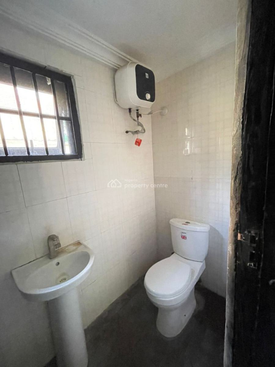 Spacious 2-bedroom Apartment, Lekki Phase 1, Lekki, Lagos, Flat / Apartment for Rent