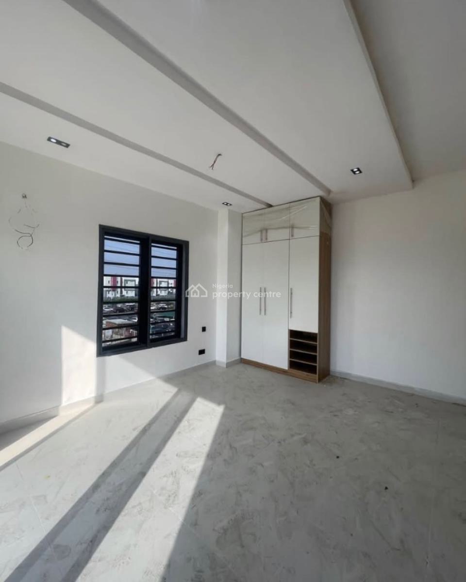 3 Bedroom Apartment with Elevator and Swimming Pool, Lekki Phase 1, Lekki, Lagos, Flat / Apartment for Sale