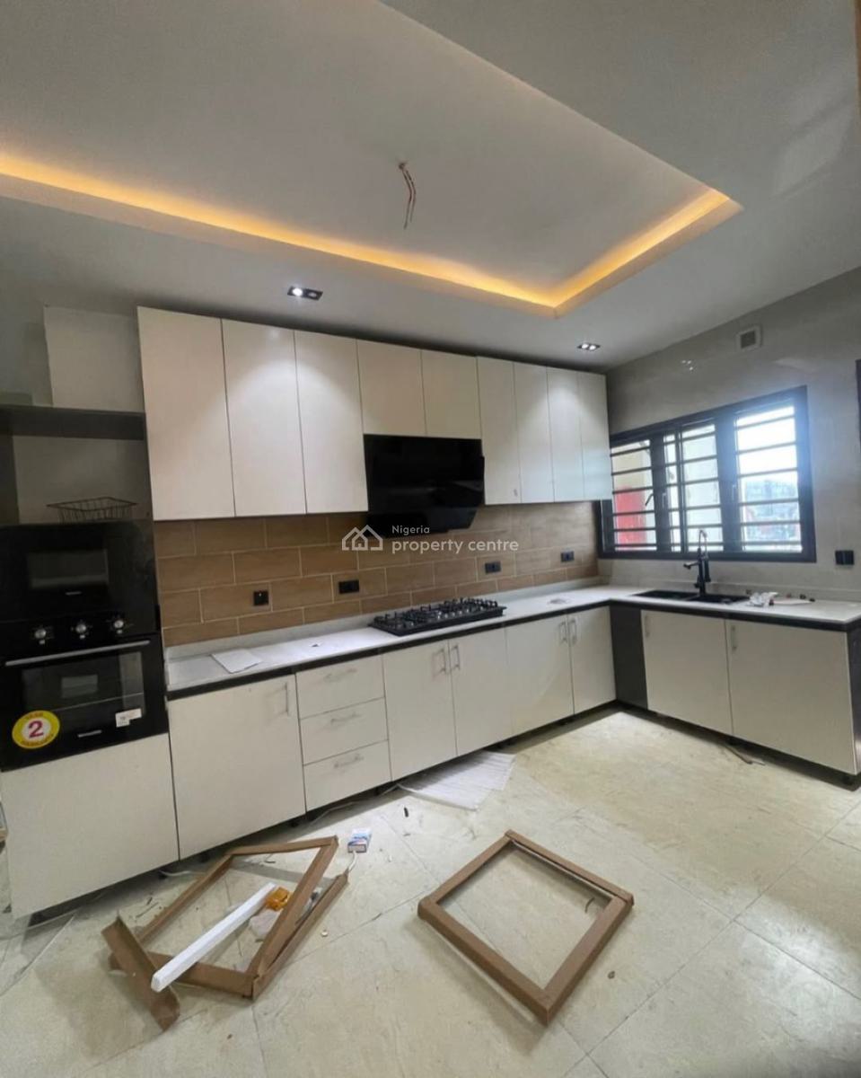3 Bedroom Apartment with Elevator and Swimming Pool, Lekki Phase 1, Lekki, Lagos, Flat / Apartment for Sale