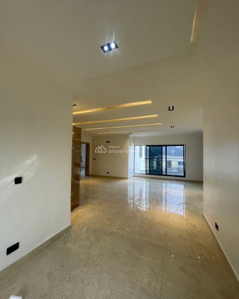 3 Bedroom Apartment with Elevator and Swimming Pool, Lekki Phase 1, Lekki, Lagos, Flat / Apartment for Sale