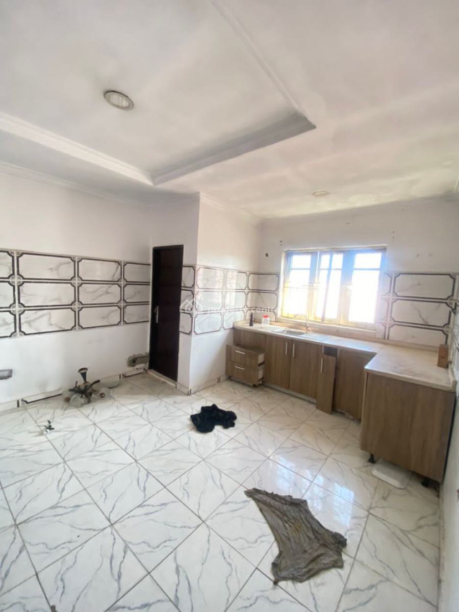 Well Maintained Ensuit 2 Bedroom Spacious Upstairs, Salem, Ilasan, Lekki, Lagos, Flat / Apartment for Rent