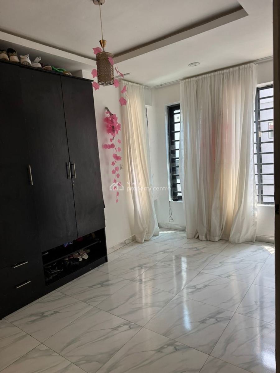 Furnished 2 Rooms Shared Apartment,only Come with Your Bed and Ac, Ologolo, Lekki, Lagos, Flat / Apartment for Rent